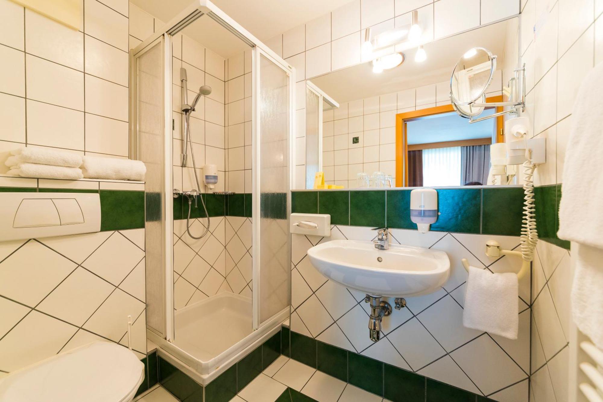 Der Thaller - Wirtshaus - Restaurant - Hotel Anger  Экстерьер фото